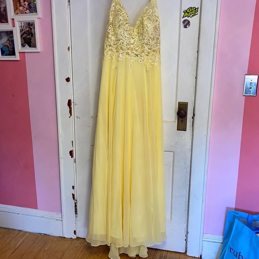 Wedding / prom/ formal event dress